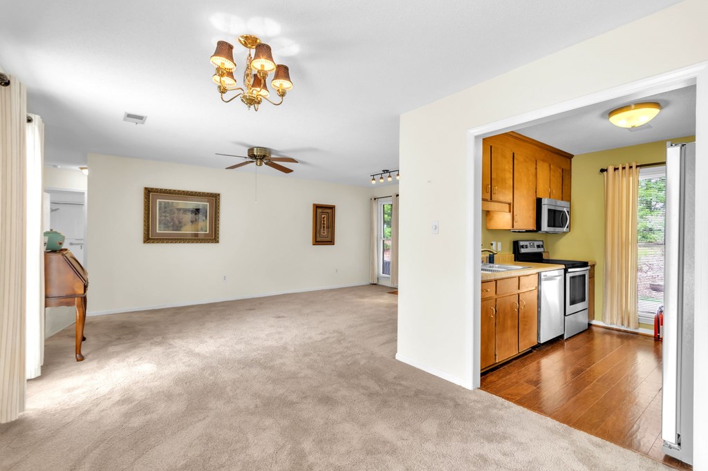 1291 Calhoun Road Greenwood, SC 29649 - Photo 11 of 27