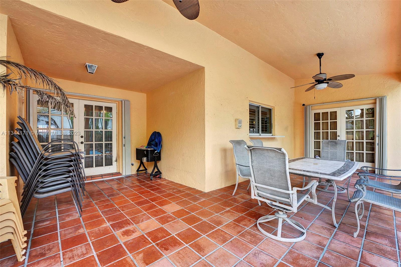 20100 Red Run Drive Hialeah, FL 33015 - Photo 41 of 61