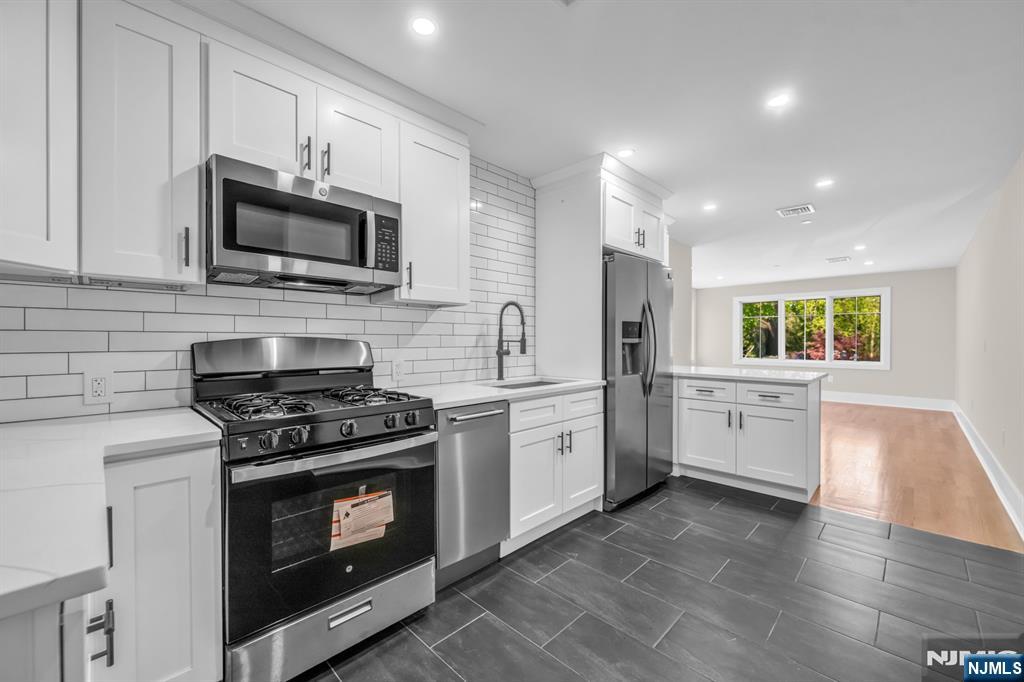 162 Closter Dock Road, Unit A Closter, NJ 07624 - Photo 7 of 37