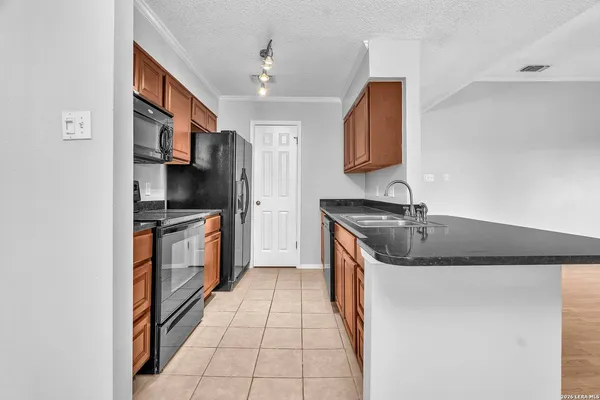 $1,200 | 4212 Medical, Unit 1705, San Antonio, TX 78229