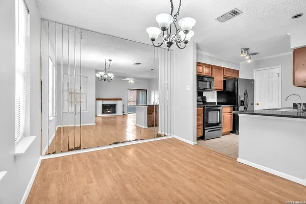 $1,200 | 4212 Medical, Unit 1705, San Antonio, TX 78229
