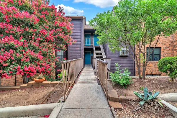 $1,200 | 4212 Medical, Unit 1705, San Antonio, TX 78229