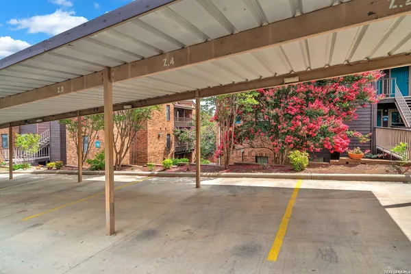 $1,200 | 4212 Medical, Unit 1705, San Antonio, TX 78229