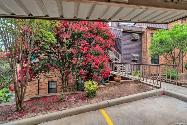 $1,200 | 4212 Medical, Unit 1705, San Antonio, TX 78229