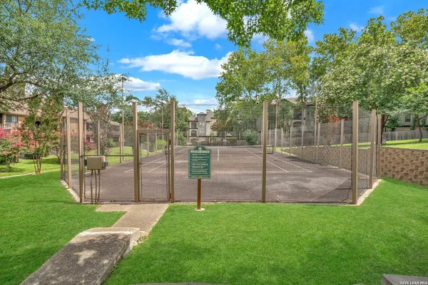 $1,200 | 4212 Medical, Unit 1705, San Antonio, TX 78229