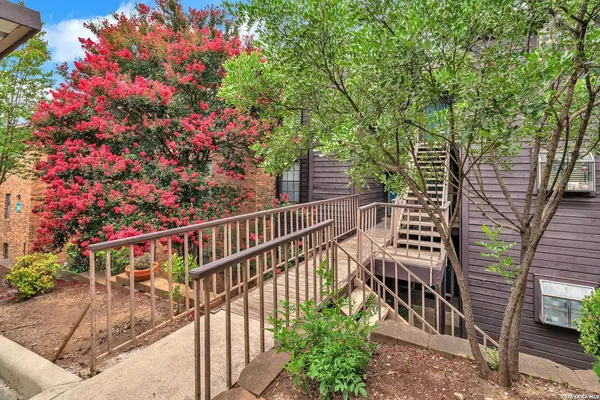 $1,200 | 4212 Medical, Unit 1705, San Antonio, TX 78229