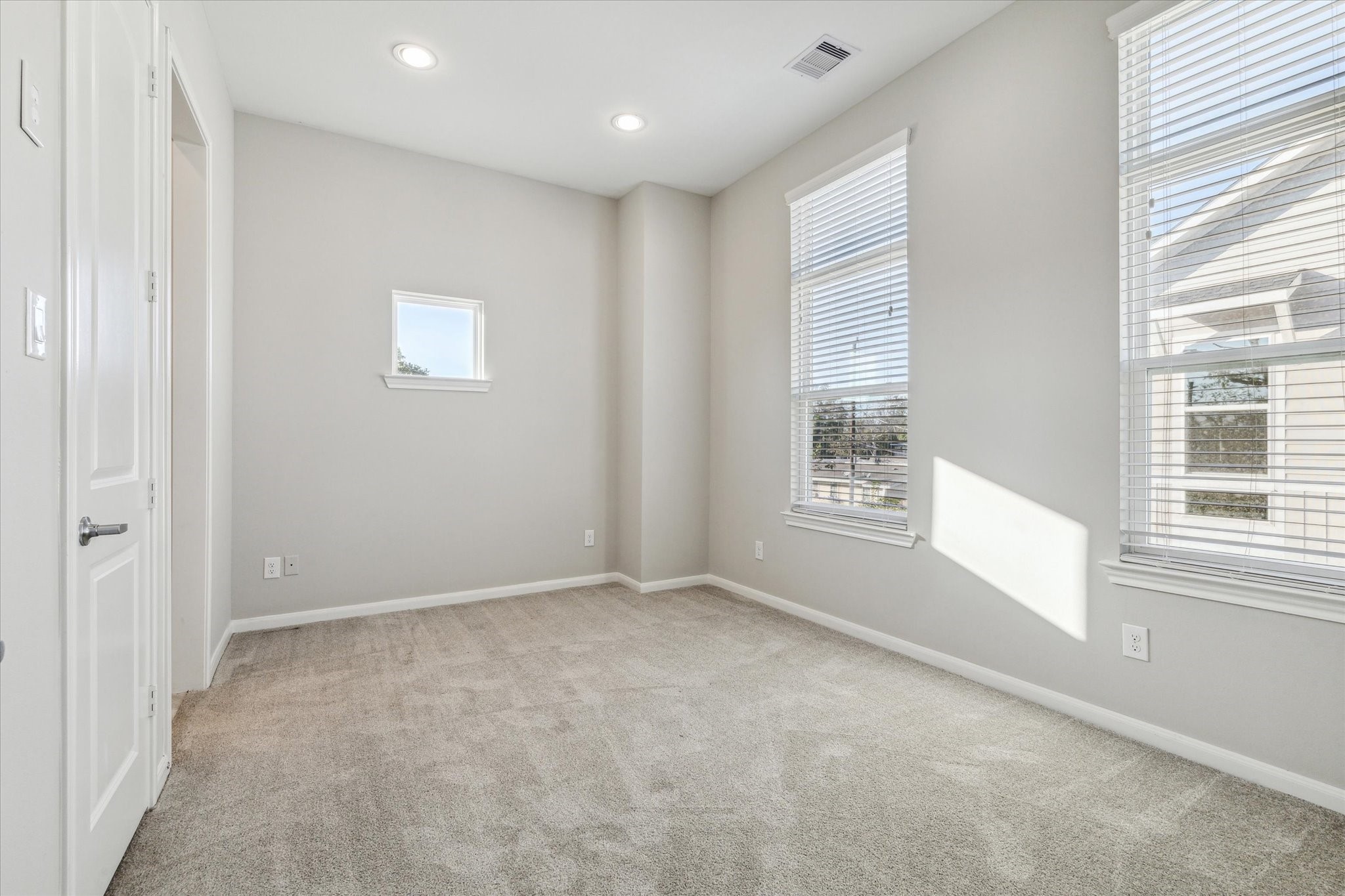5610 Patrick Street, Unit A Houston, TX 77076 - Photo 7 of 11 a view of an empty room with a window
