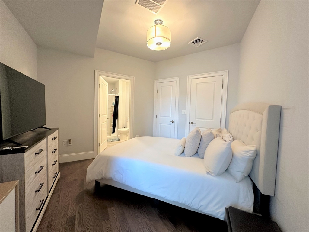 371 Main Street, Unit 4 Woburn, MA 01801 - Photo 8 of 12