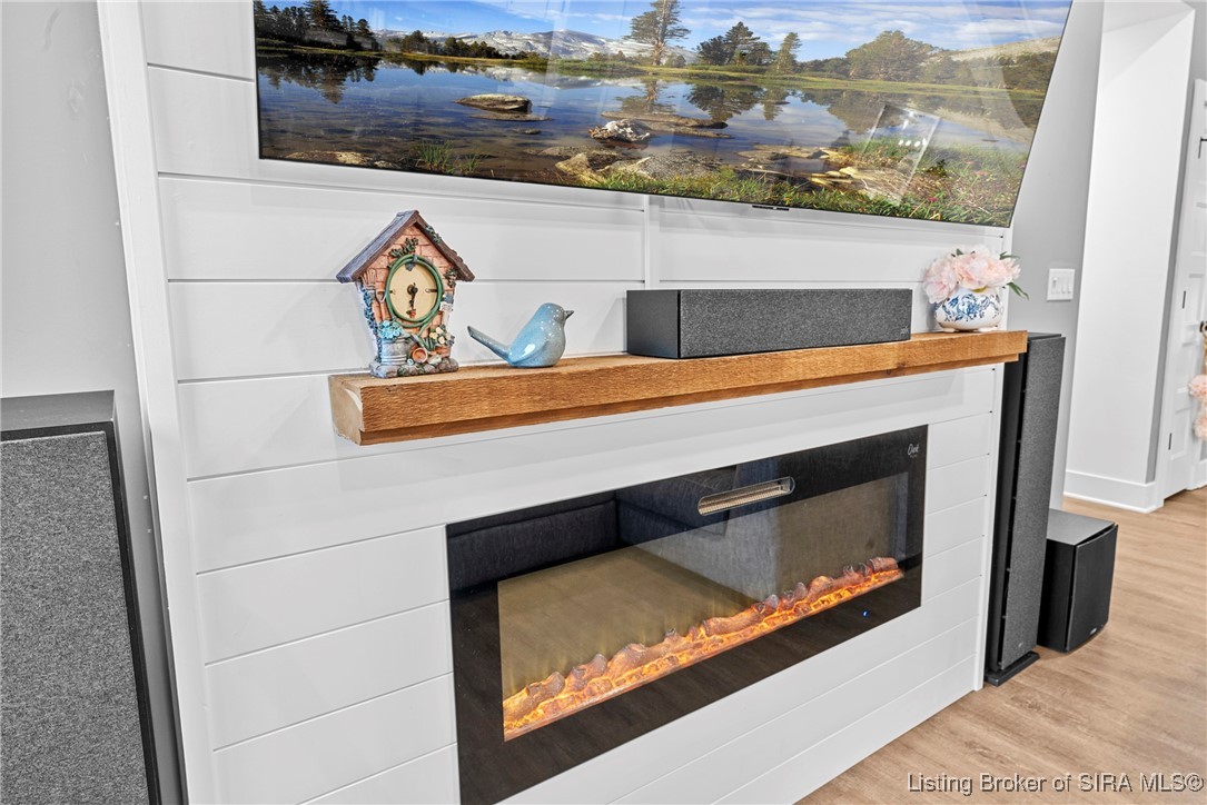 6119 Deer Trce Court Georgetown, IN 47122 - Photo 8 of 47