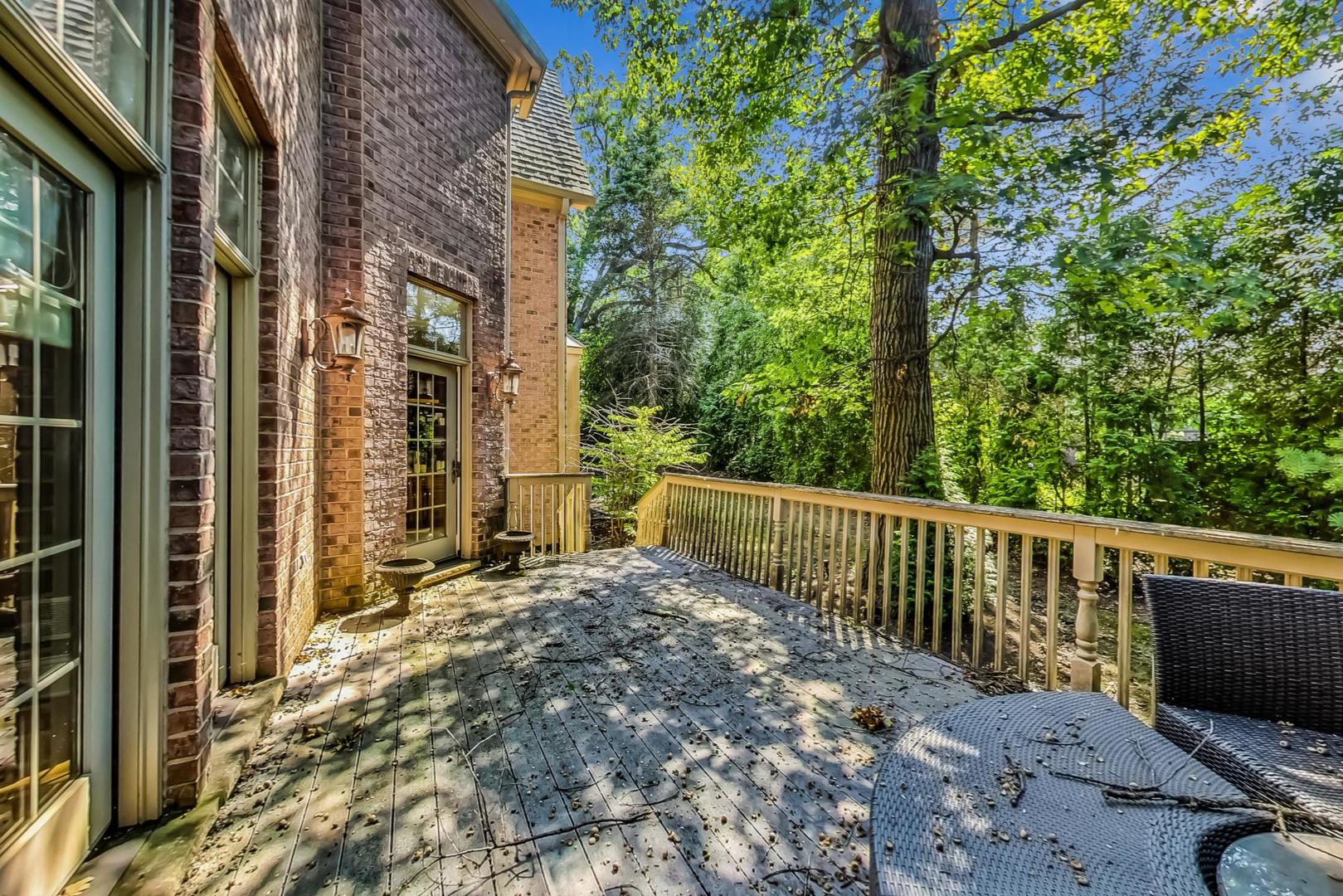 105 Fuller Road Hinsdale, IL 60521 - Photo 51 of 57 a view of balcony with furniture