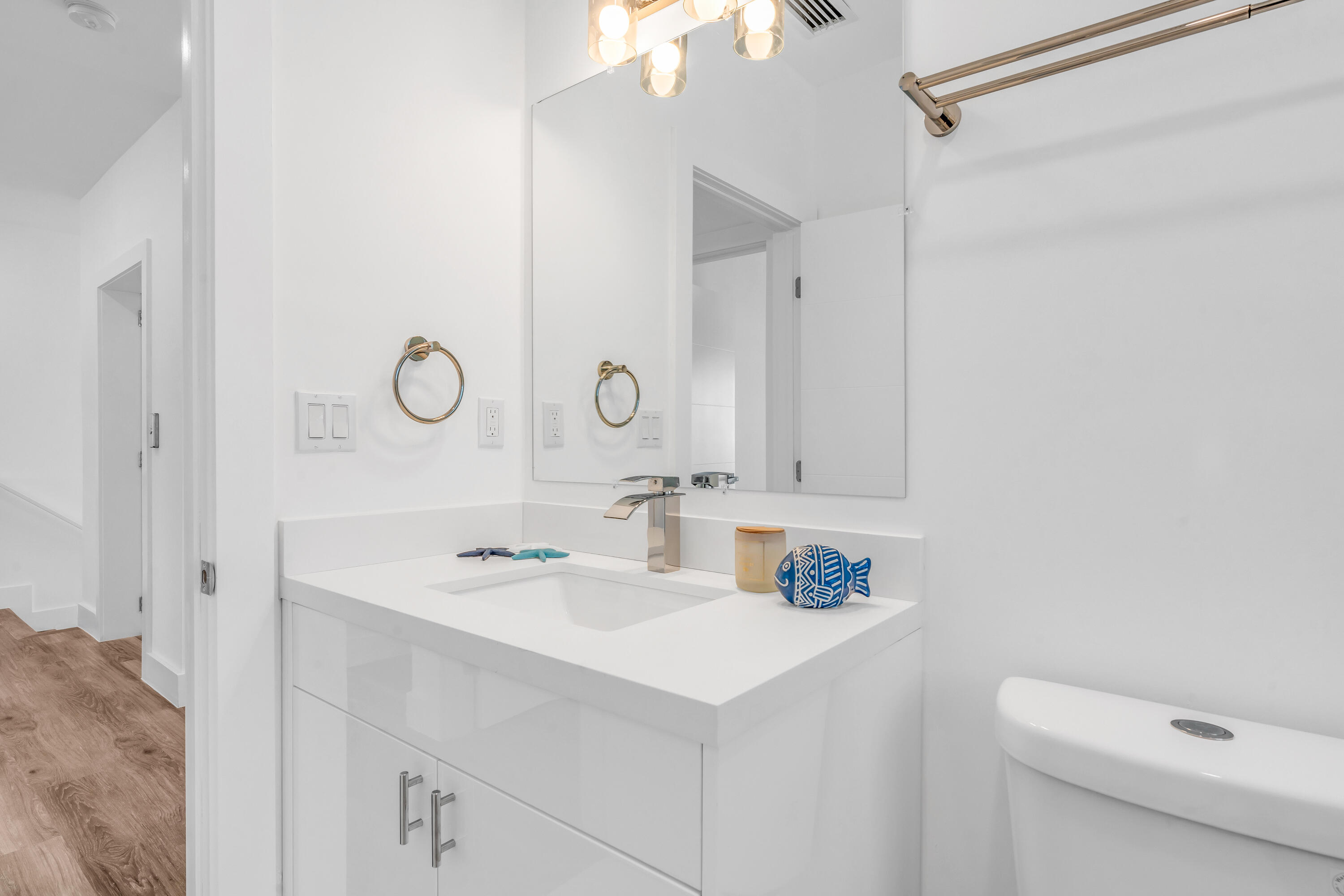 229 Upper Matecumbe Road Key Largo, FL 33037 - Photo 33 of 77 a bathroom with a sink and a mirror