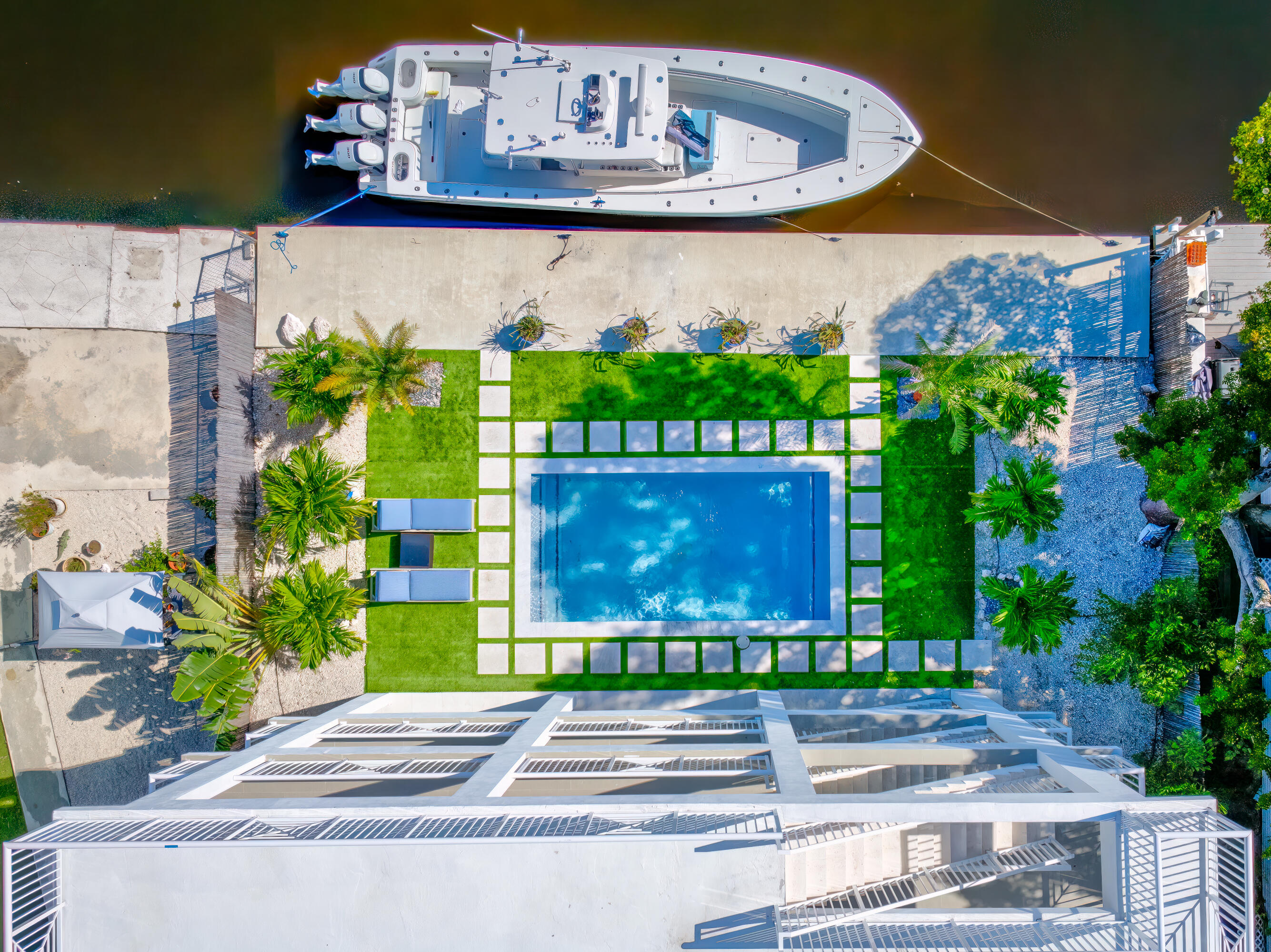 229 Upper Matecumbe Road Key Largo, FL 33037 - Photo 70 of 77 a sign that is on the side of a building