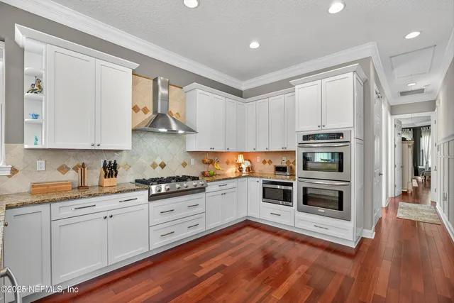 $1,299,000 | 301 Saratoga Drive, Satsuma, FL 32189