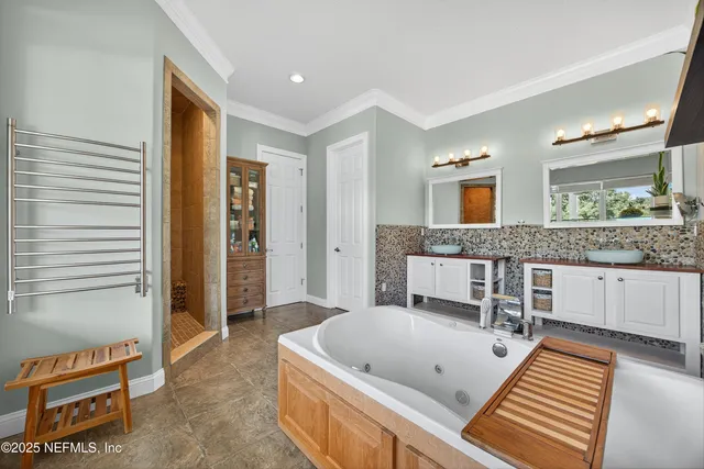 $1,299,000 | 301 Saratoga Drive, Satsuma, FL 32189