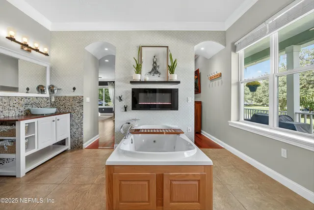 $1,299,000 | 301 Saratoga Drive, Satsuma, FL 32189