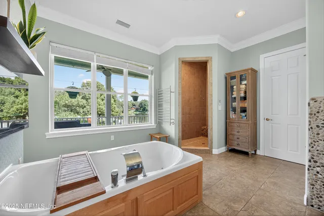 $1,299,000 | 301 Saratoga Drive, Satsuma, FL 32189