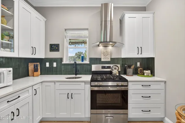 $1,299,000 | 301 Saratoga Drive, Satsuma, FL 32189