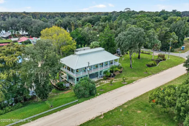 $1,299,000 | 301 Saratoga Drive, Satsuma, FL 32189