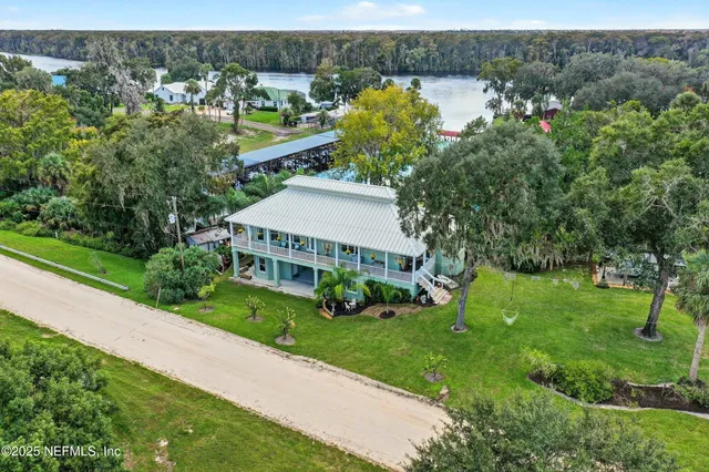 $1,299,000 | 301 Saratoga Drive, Satsuma, FL 32189