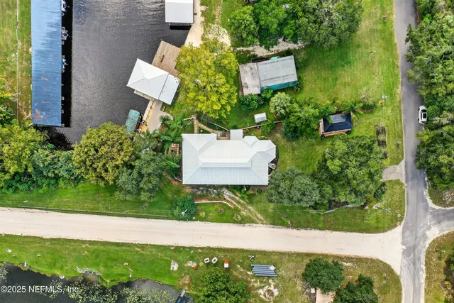 $1,299,000 | 301 Saratoga Drive, Satsuma, FL 32189
