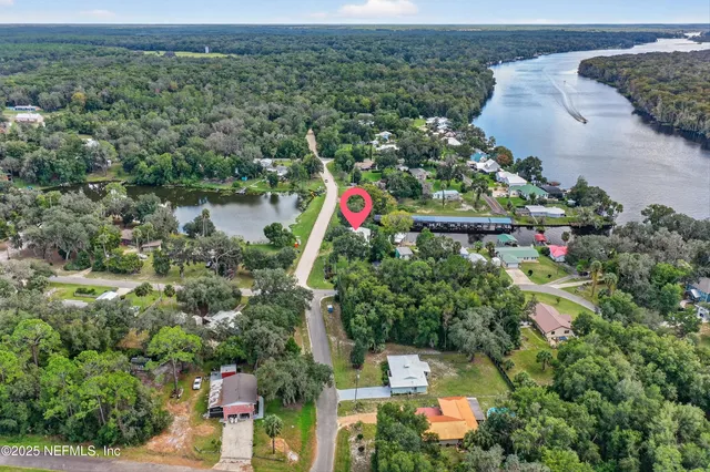 $1,299,000 | 301 Saratoga Drive, Satsuma, FL 32189