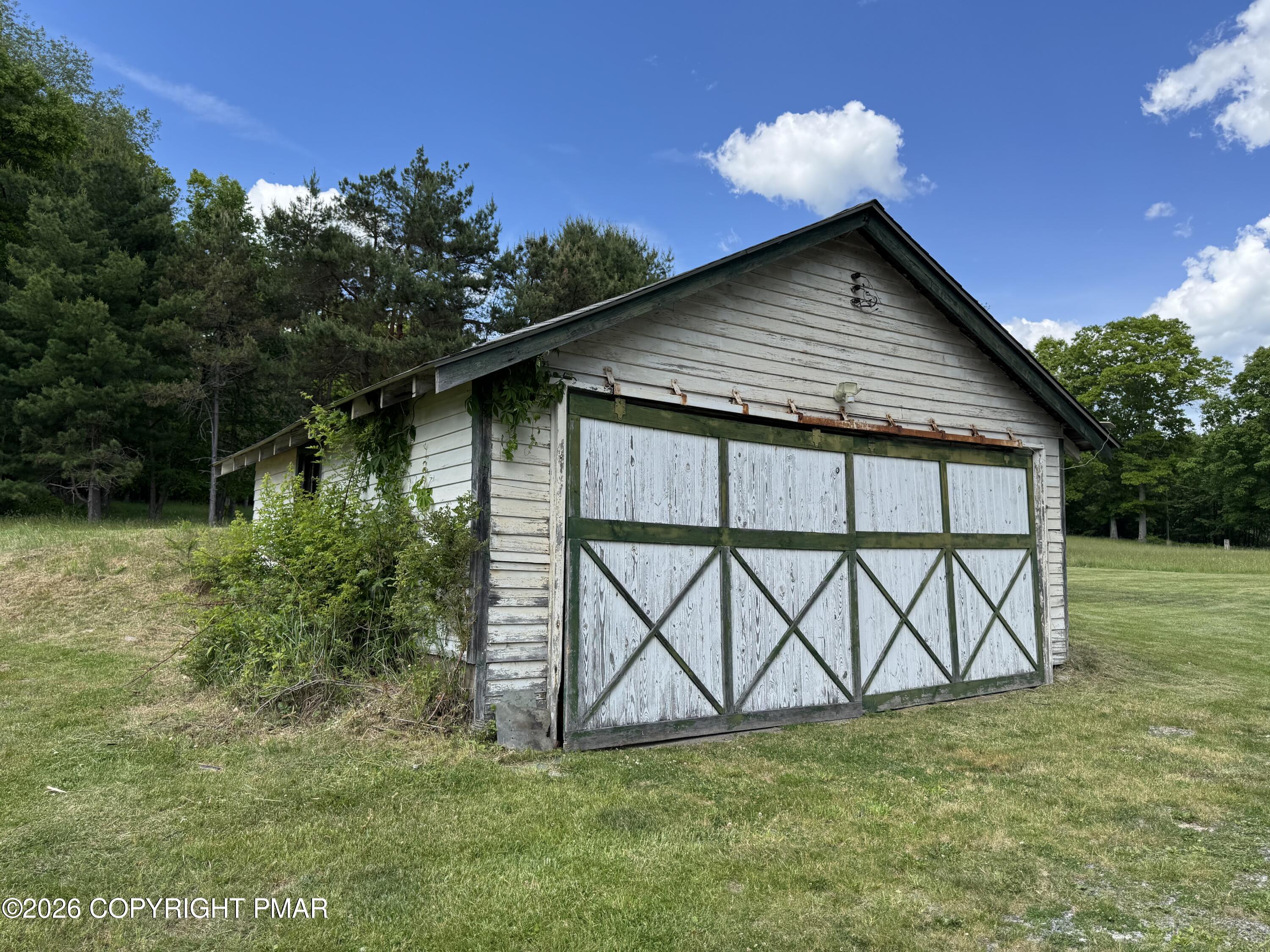 978 Upper Seese Hill Road Canadensis, PA 18325 - Photo 5 of 12 IMG_6919