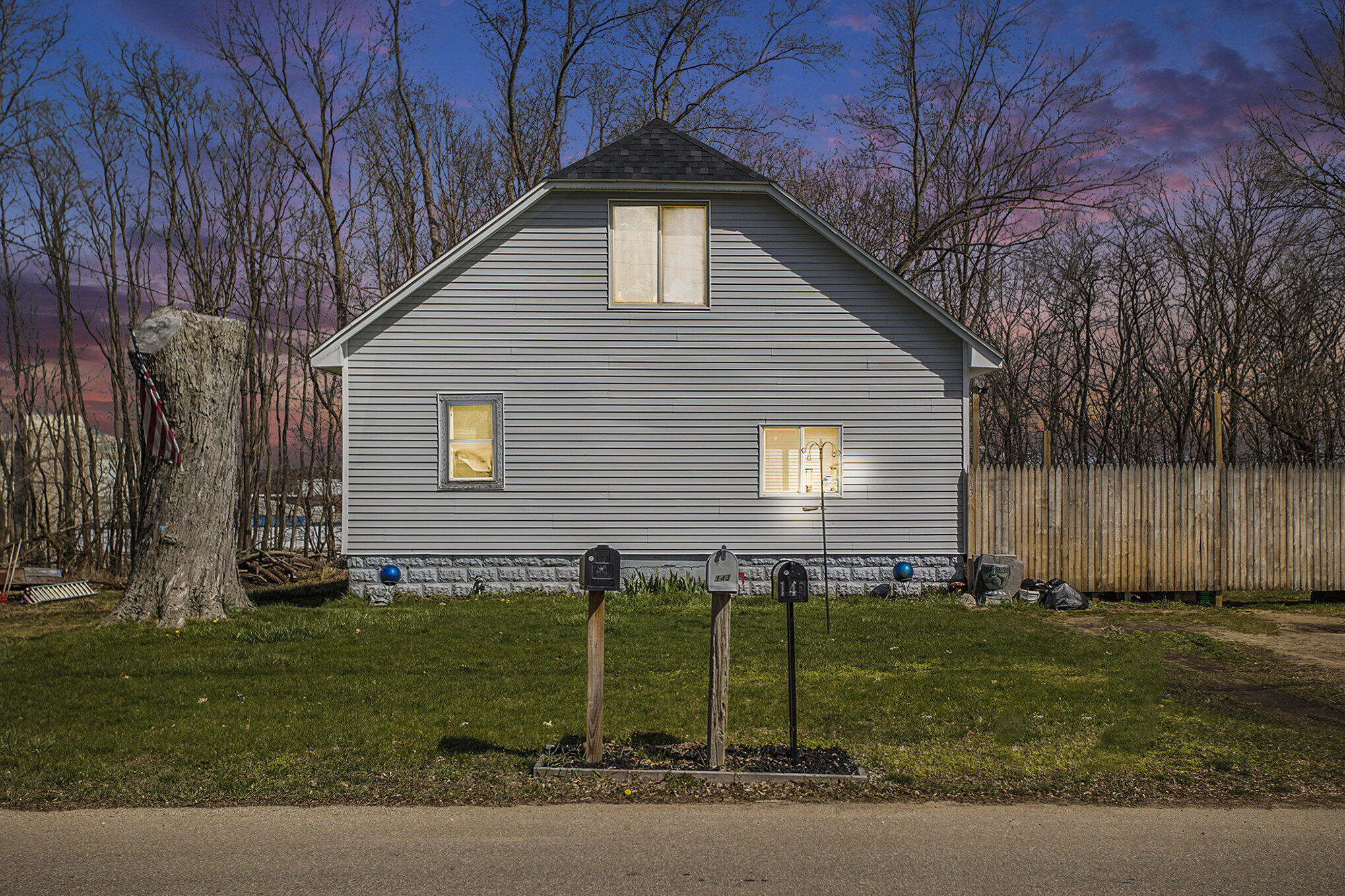 143 Rook Street Battle Creek, MI 49014 - Photo 1 of 26 Front of House