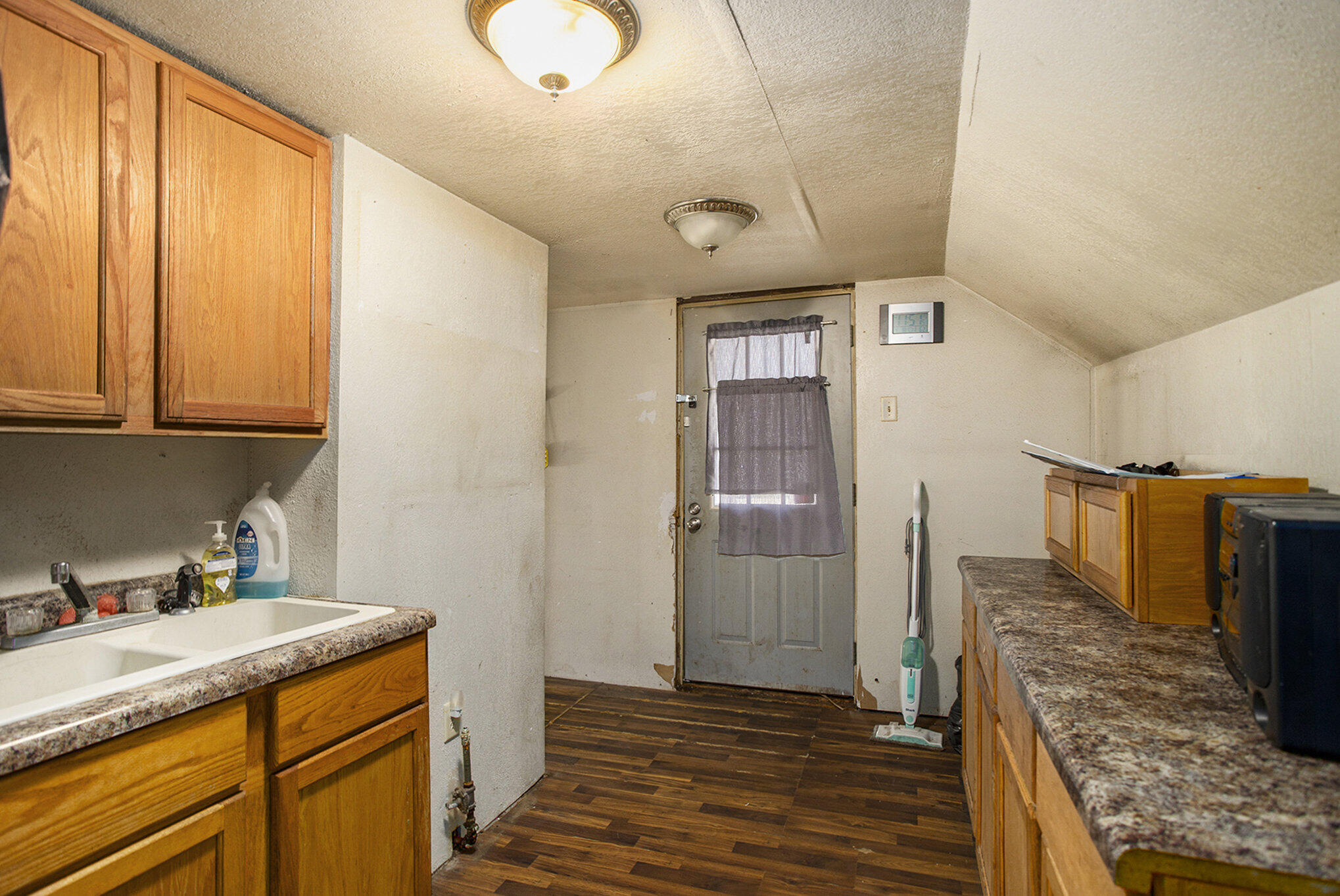 143 Rook Street Battle Creek, MI 49014 - Photo 20 of 26 Upstairs