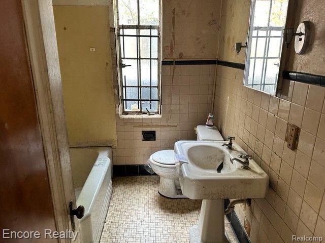 9626 Rutherford Street Detroit, MI 48227 - Photo 5 of 10