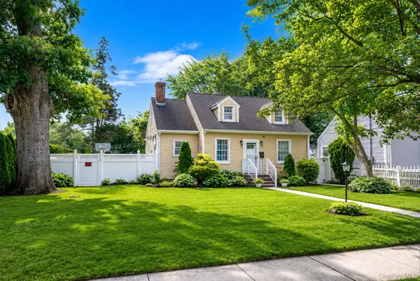 $639,000 | 86 Jesse Street, Freeport, NY 11520