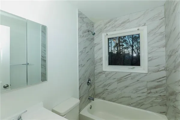 $1,300 | 166 Anderson Avenue Northwest, Unit B11, Atlanta, GA 30314