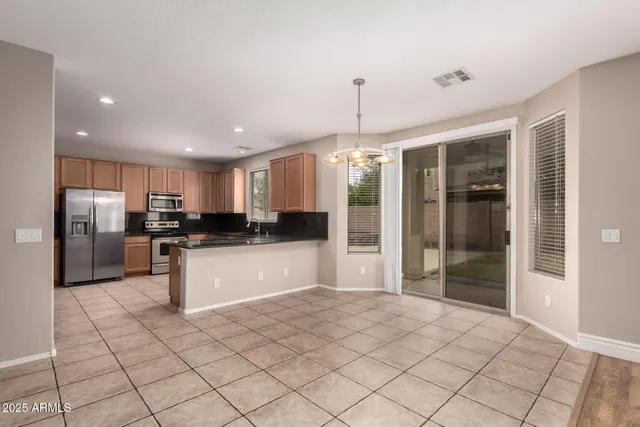 $3,075 | 6018 West Dnp Armls-4694 Lane, Glendale, AZ 85308