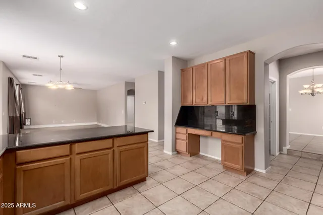 $3,075 | 6018 West Dnp Armls-4694 Lane, Glendale, AZ 85308