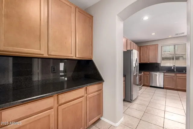 $3,075 | 6018 West Dnp Armls-4694 Lane, Glendale, AZ 85308