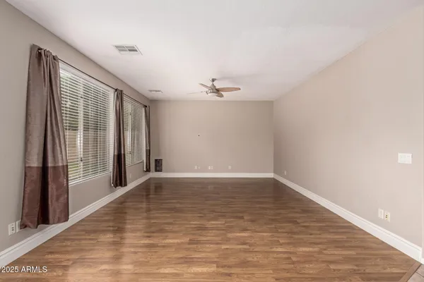 $3,075 | 6018 West Dnp Armls-4694 Lane, Glendale, AZ 85308
