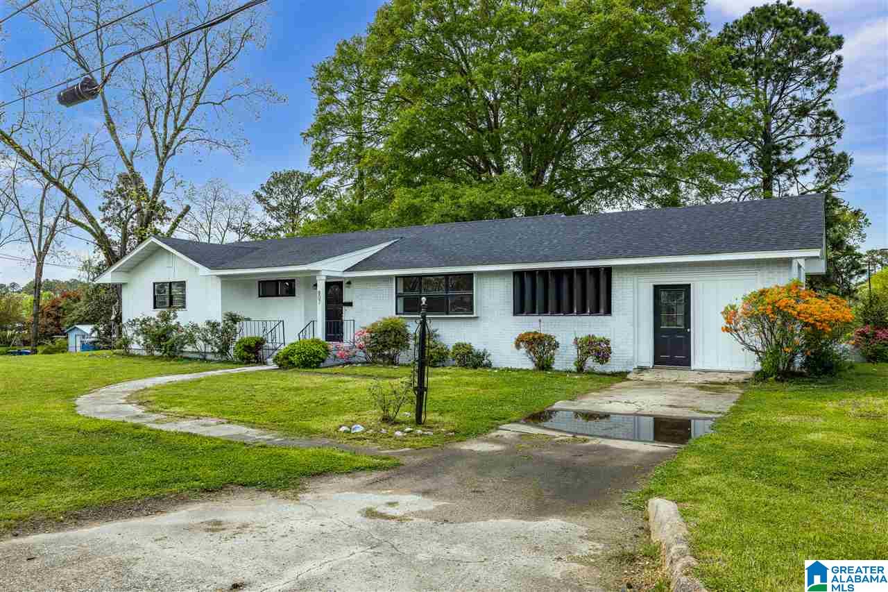 807 Lay Dam Road Clanton, AL 35045 - Photo 2 of 36 Gallery Image 2