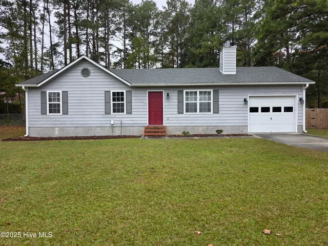 $1,450 | 501 Greenleaf Court, Jacksonville, NC 28540