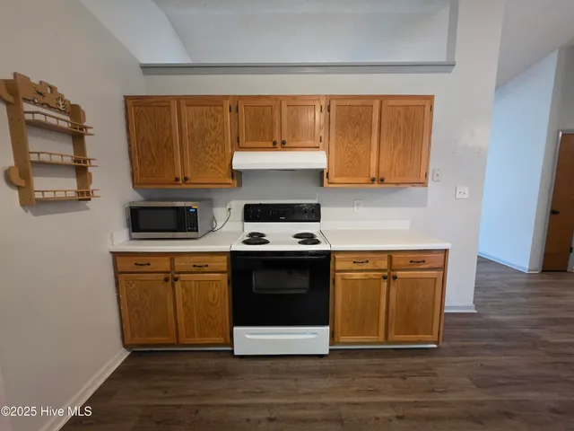 $1,450 | 501 Greenleaf Court, Jacksonville, NC 28540