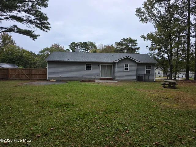 $1,450 | 501 Greenleaf Court, Jacksonville, NC 28540