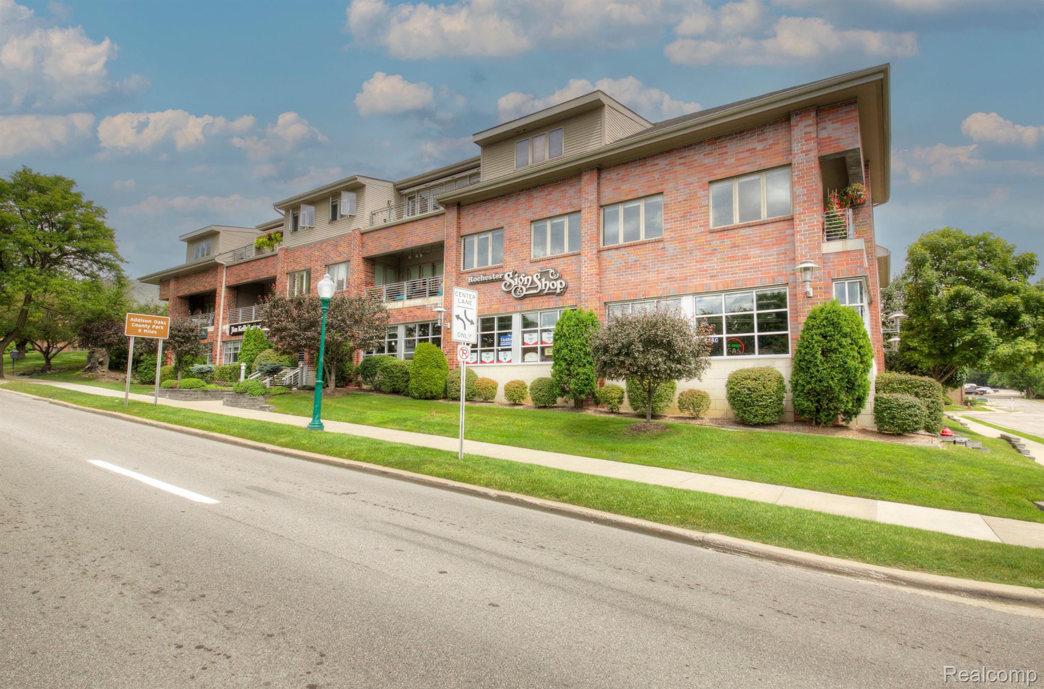 714 North Main Street, Unit 311 Rochester, MI 48307 - Photo 43 of 59 STREET VIEW