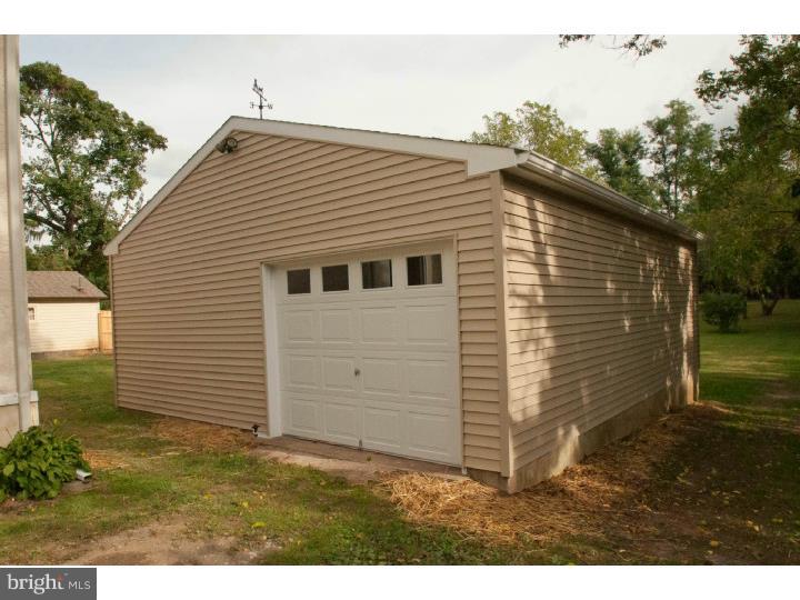 1204 King Road West Chester, PA 19380 - Photo 4 of 23 Garage