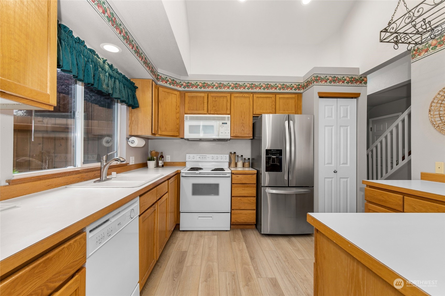 18728 20th Drive Southeast Bothell, WA 98012 - Photo 14 of 39