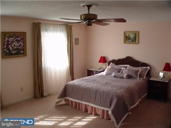 12724 Kenny Road Philadelphia, PA 19154 - Photo 9 of 12 Bedroom - Main
