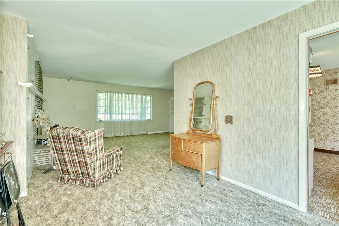 296 Kirk Road Greece, NY 14612 - Photo 11 of 46
