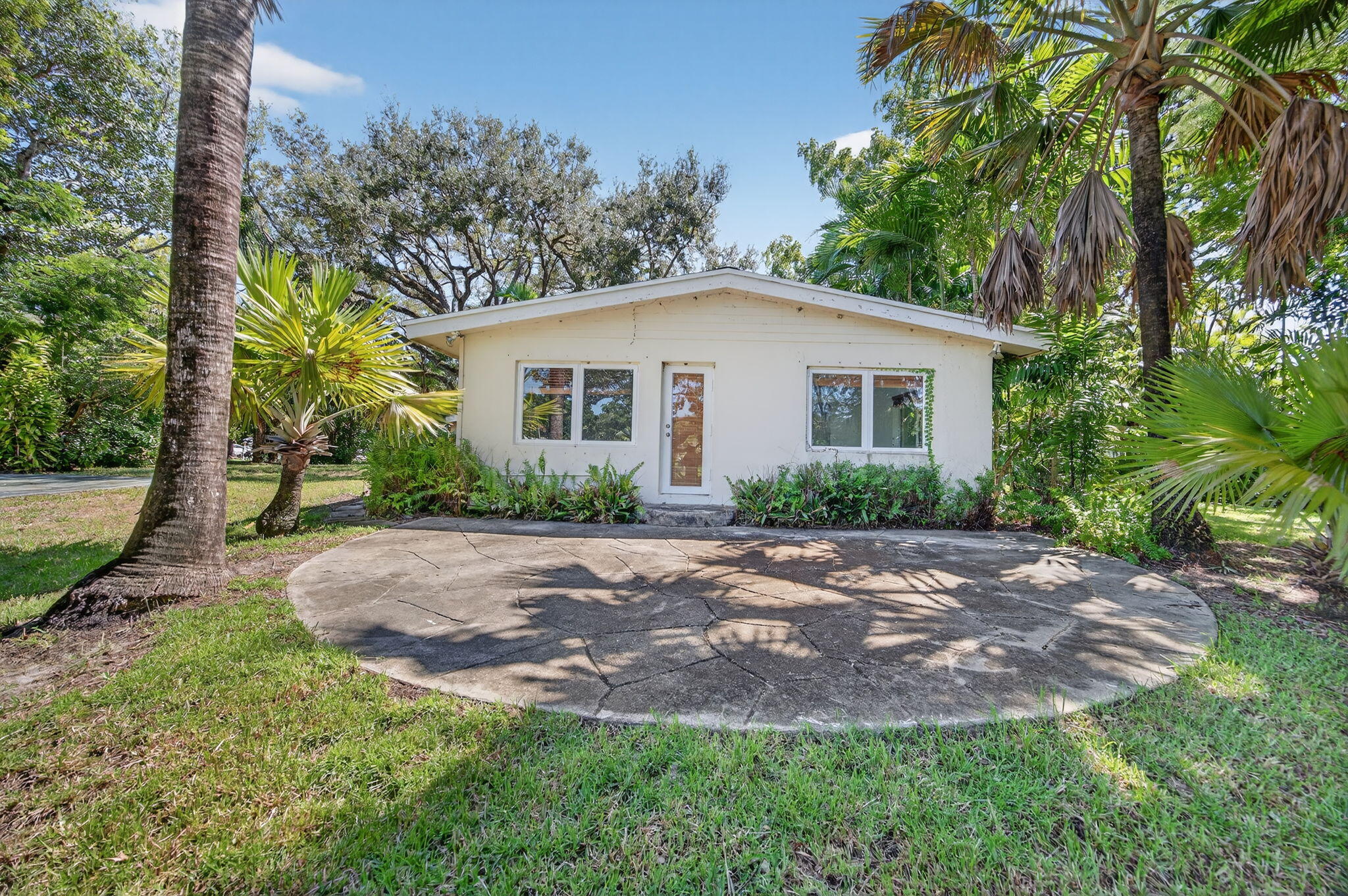 11620 Southwest 69th Court Pinecrest, FL 33156 - Photo 11 of 16 11