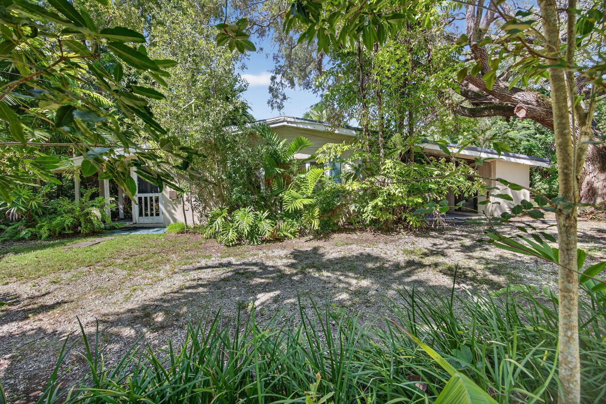 11620 Southwest 69th Court Pinecrest, FL 33156 - Photo 7 of 16 7