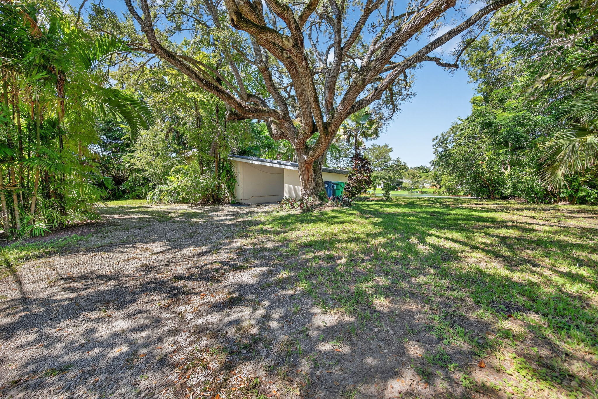 11620 Southwest 69th Court Pinecrest, FL 33156 - Photo 8 of 16 8