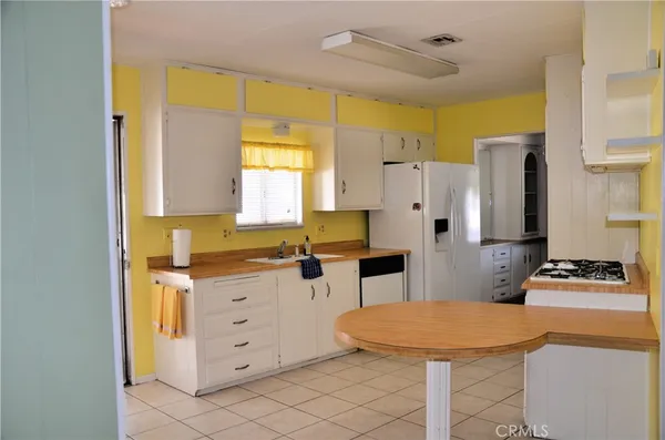 $135,000 | 1251 East Lugonia Avenue, Unit 75, Redlands, CA 92374