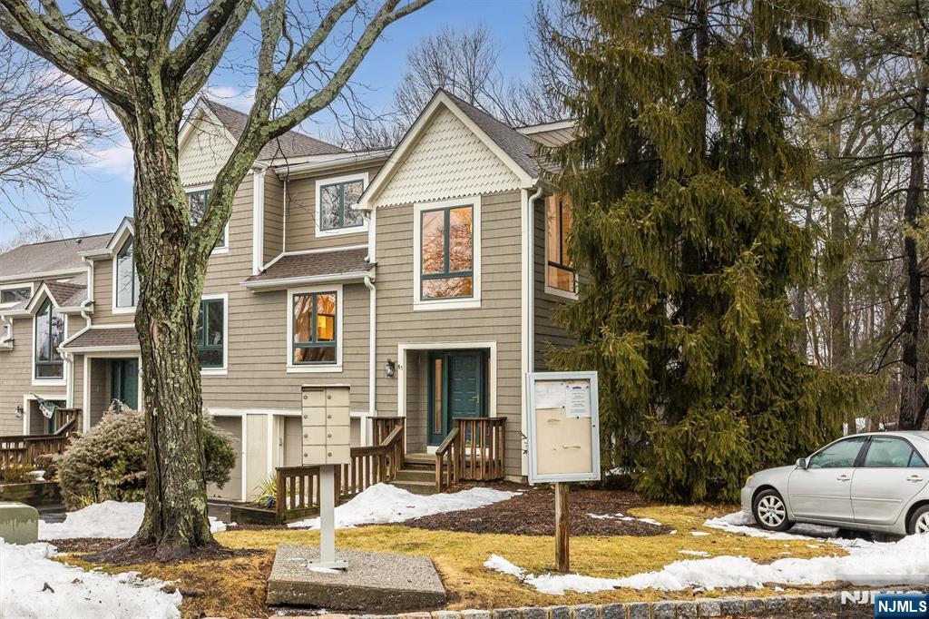 61 Mill Pond Road Woodland Park, NJ 07424 - Photo 1 of 38