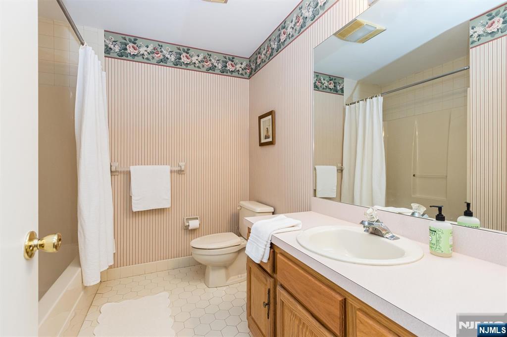 61 Mill Pond Road Woodland Park, NJ 07424 - Photo 31 of 38